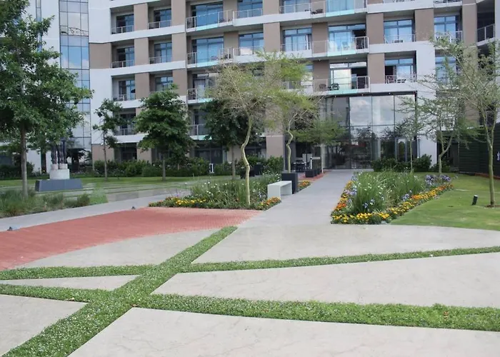 Furnished, 1-Bedroom, Luxury Apartment In Menlyn Maine