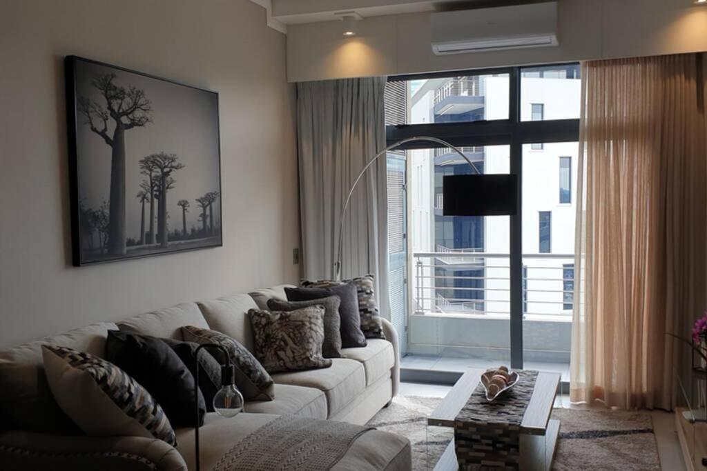 Furnished, 1-bedroom, Luxury In Menlyn Maine