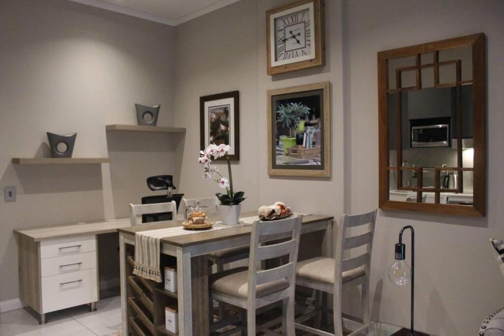 Furnished, 1-bedroom, Luxury In Menlyn Maine Appartement
