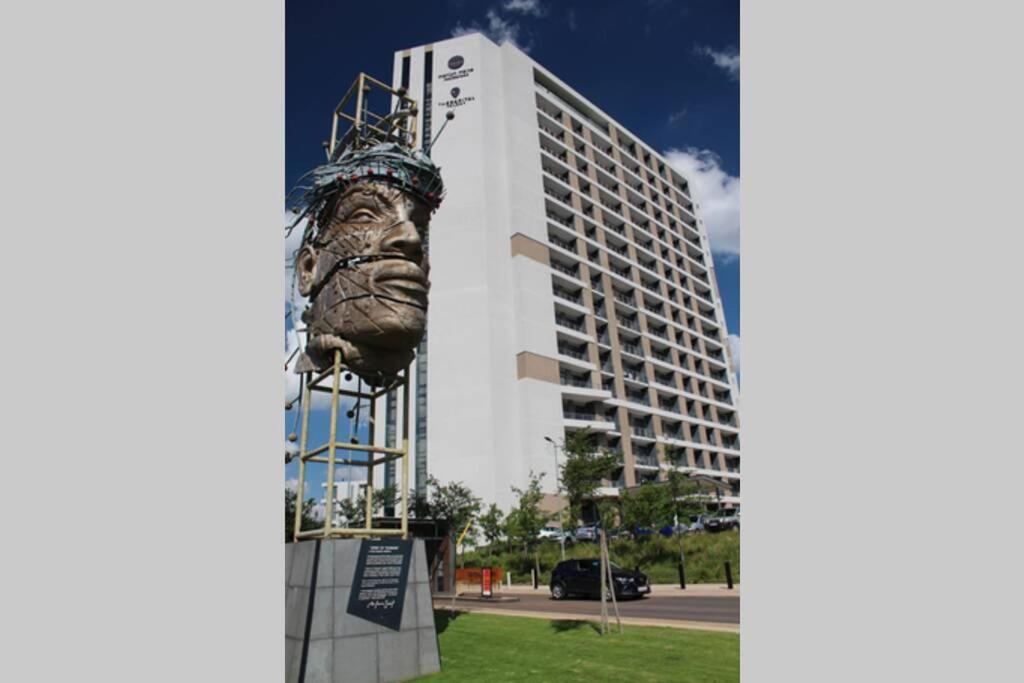 Furnished, 1-bedroom, Luxury In Menlyn Maine * Pretoria-Noord