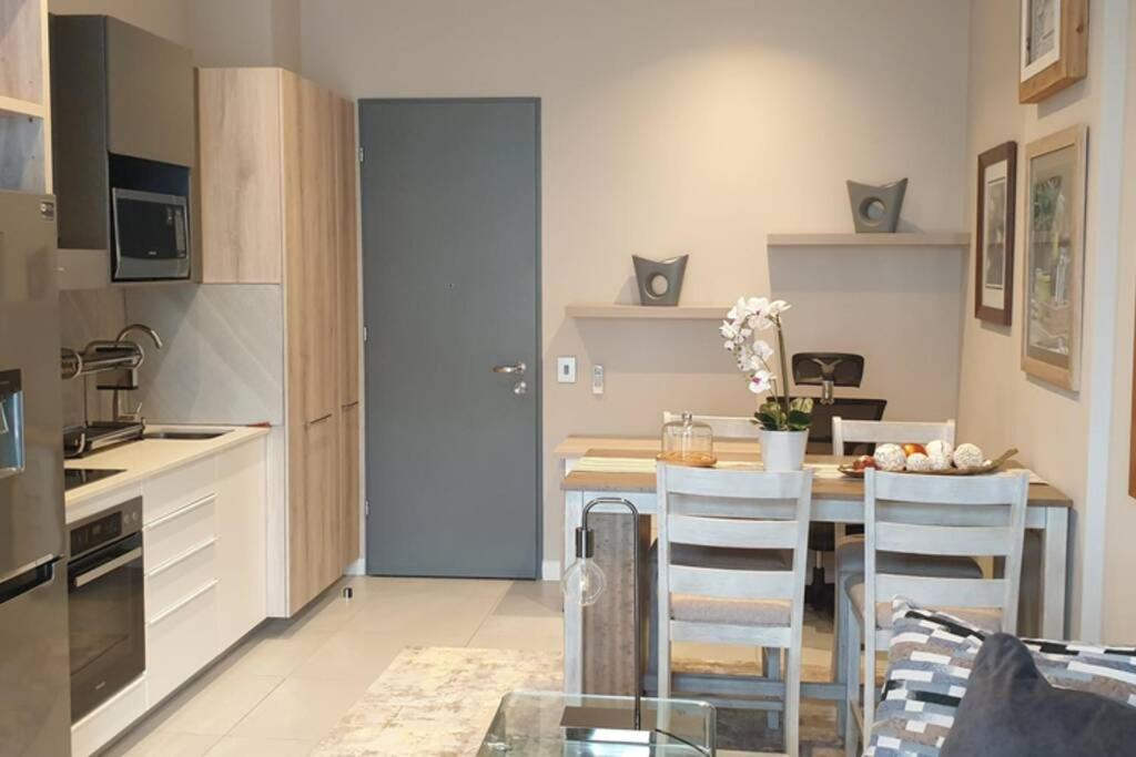 Appartement Furnished, 1-bedroom, Luxury In Menlyn Maine *